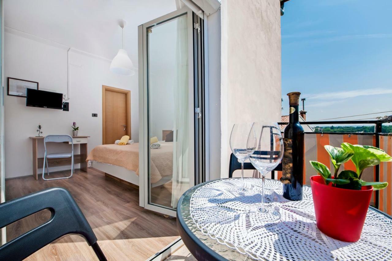 Rooms Mariana Ровінь Екстер'єр фото