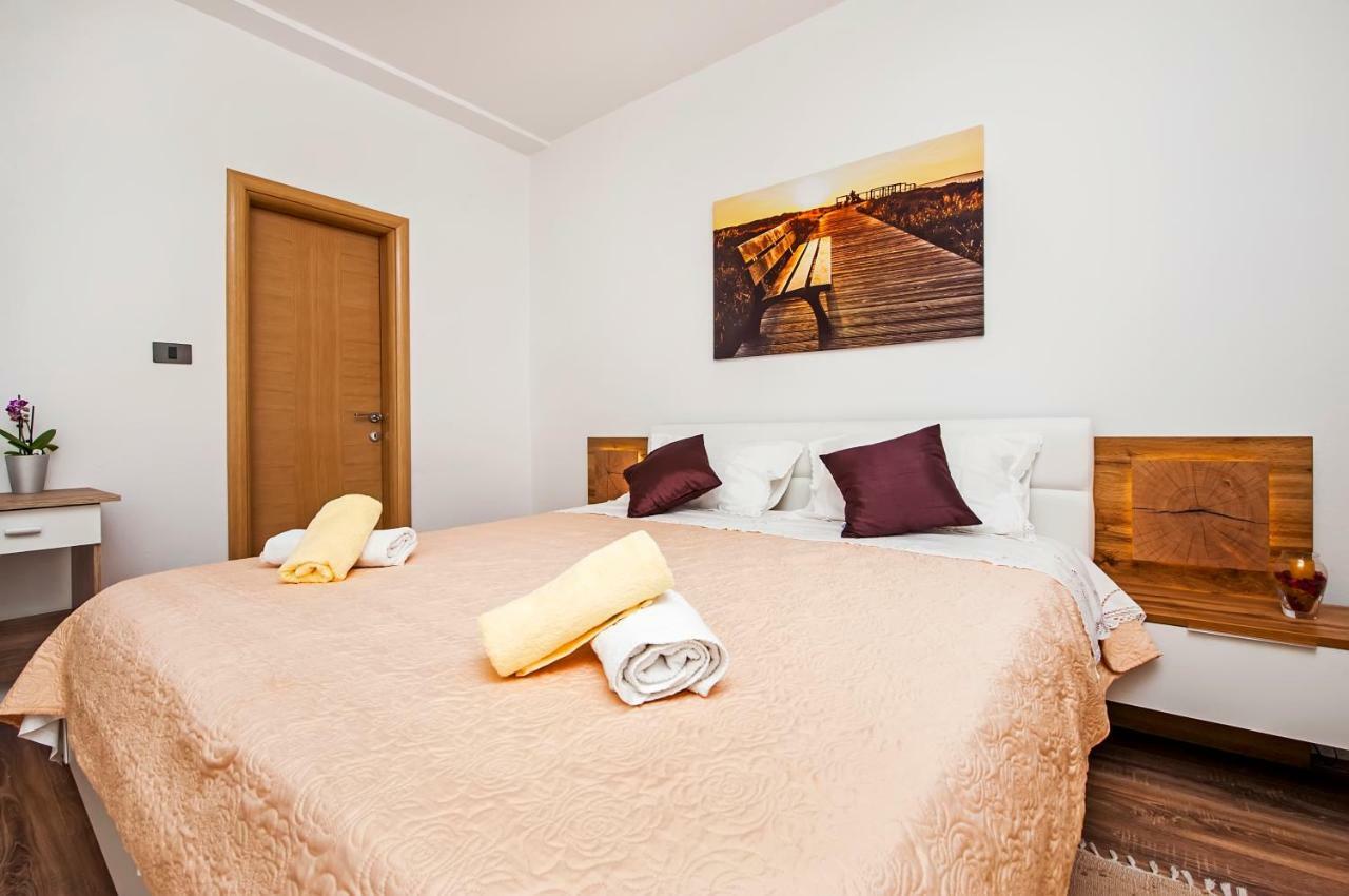 Rooms Mariana Ровінь Екстер'єр фото