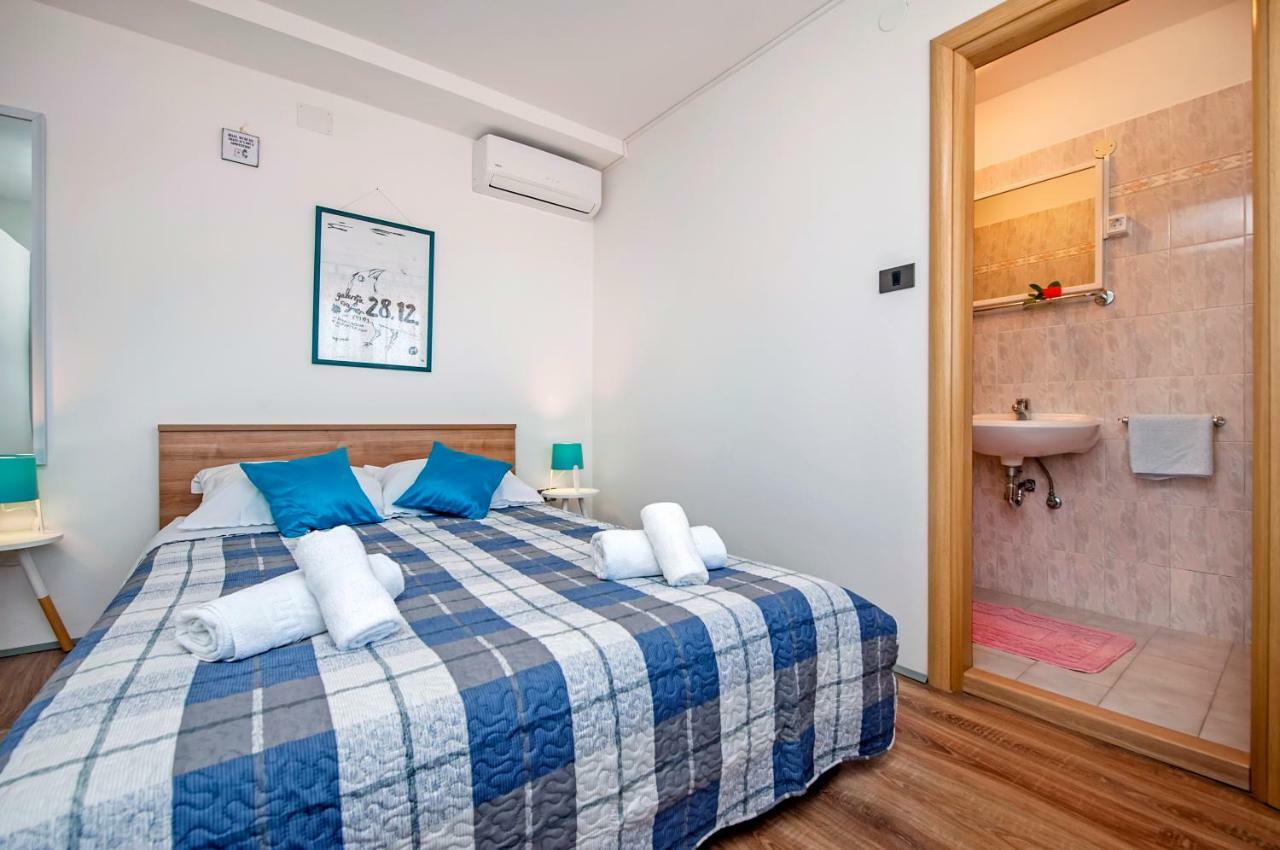 Rooms Mariana Ровінь Екстер'єр фото