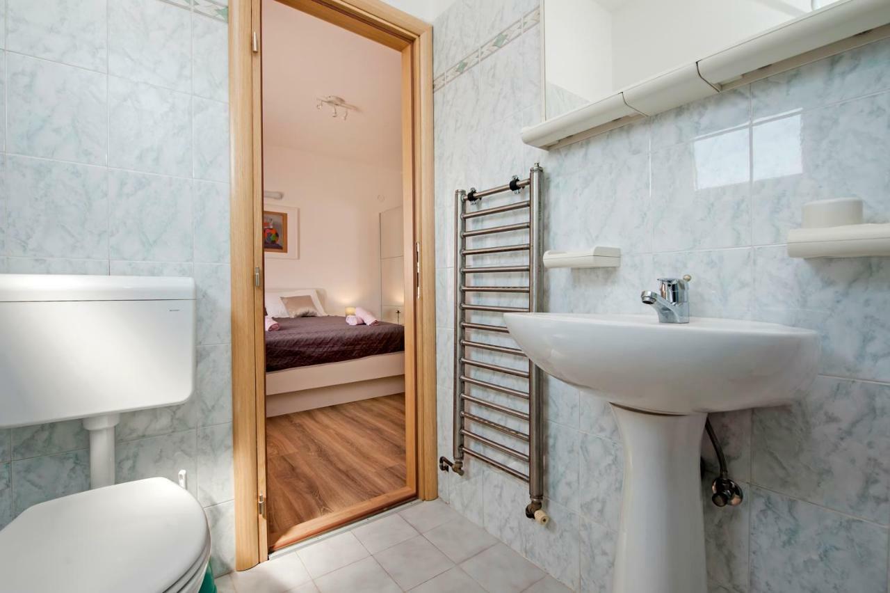 Rooms Mariana Ровінь Екстер'єр фото